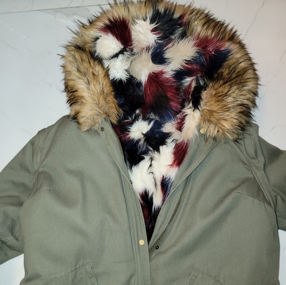 Fur 2 in 1 parka. 3x Jacket can be worn on both sides. - Picture 1 of 7